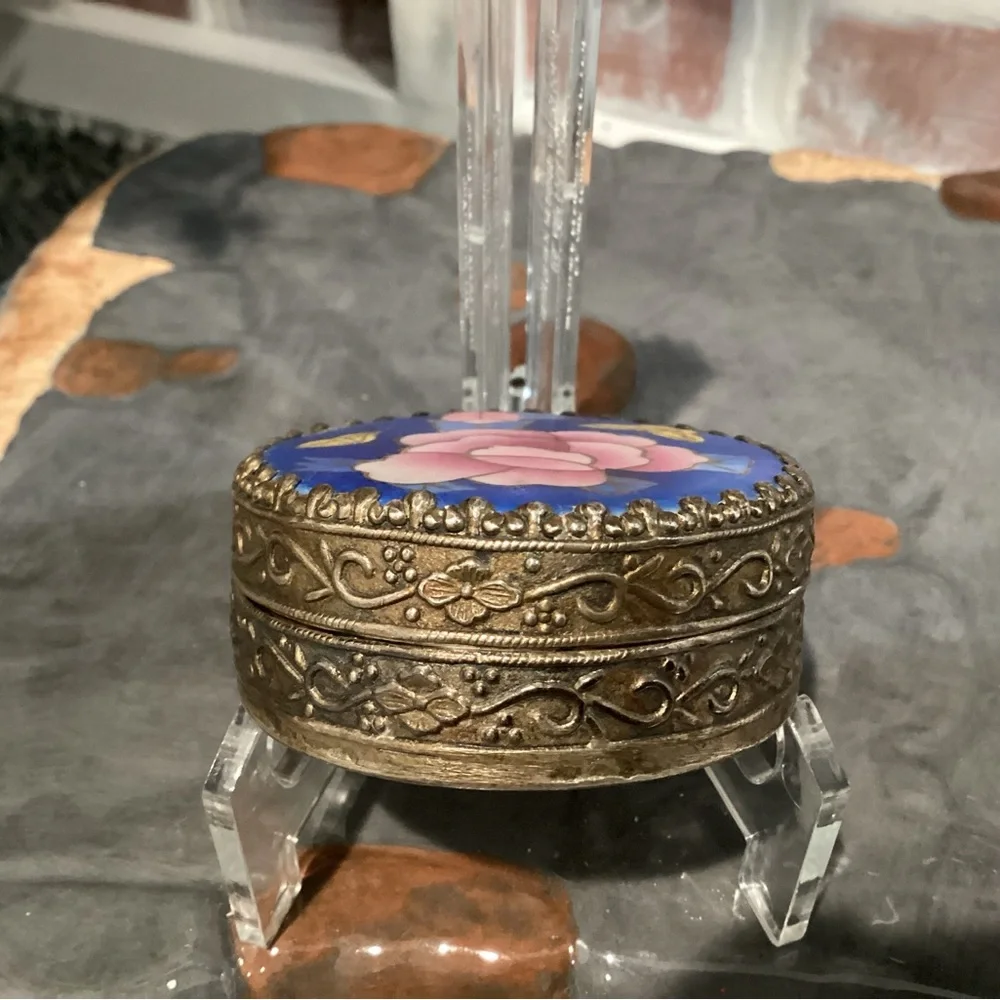 🔵 Vintage - Ornate Silver Plated - Mirrored Lid Trinket Box - Est. 70 years old - Picture 3 of 15